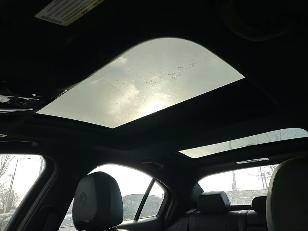 2024 ALFA ROMEO GIULIA (952) - Image 37