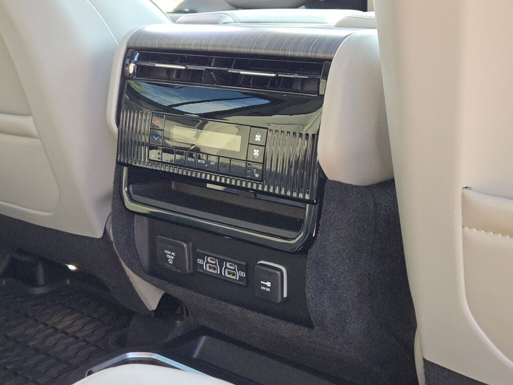 2024 JEEP WAGONEER - Image 12