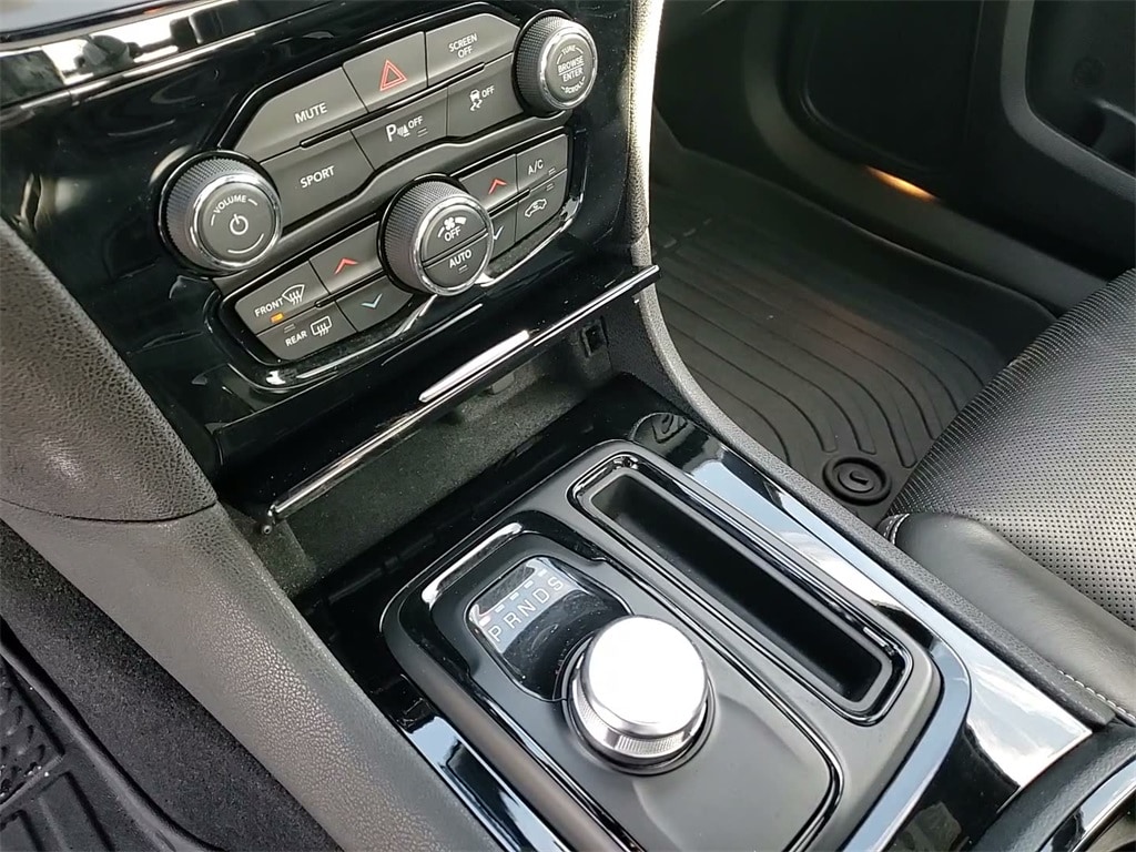 2023 CHRYSLER 300 - Image 31