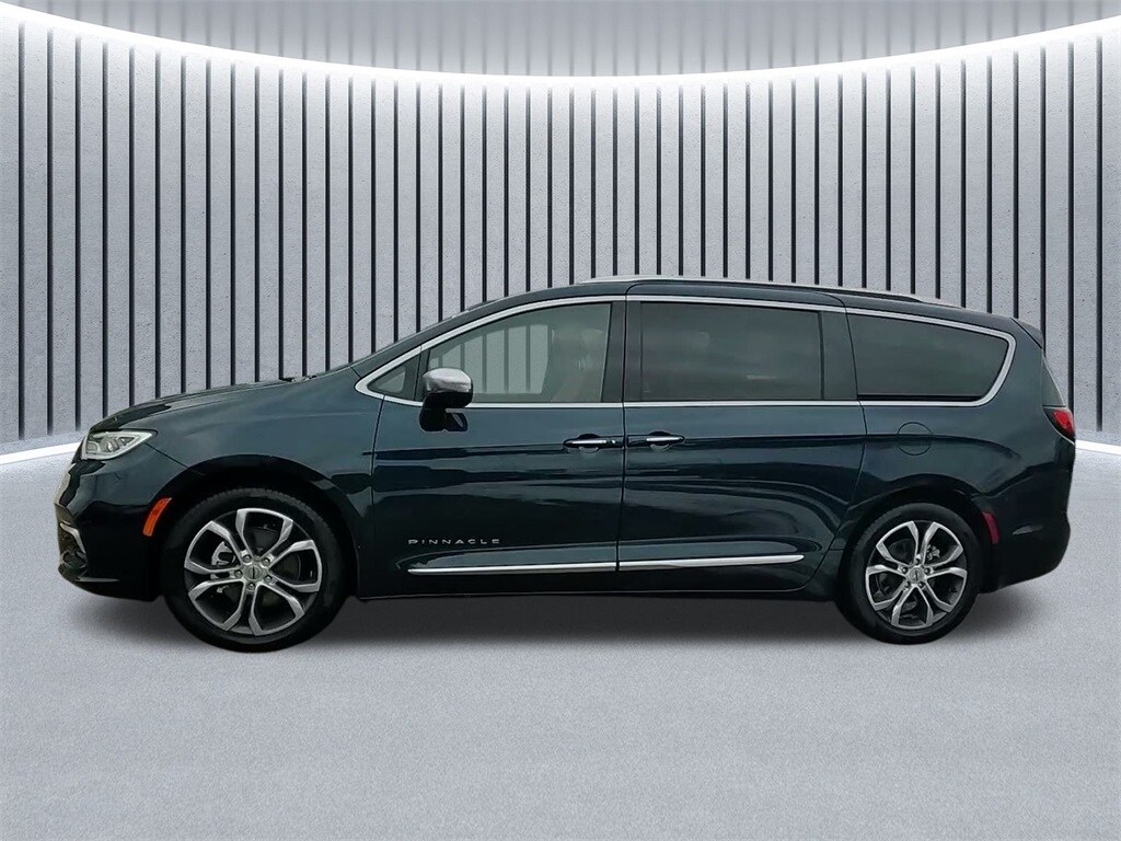 2024 CHRYSLER PACIFICA - Image 17