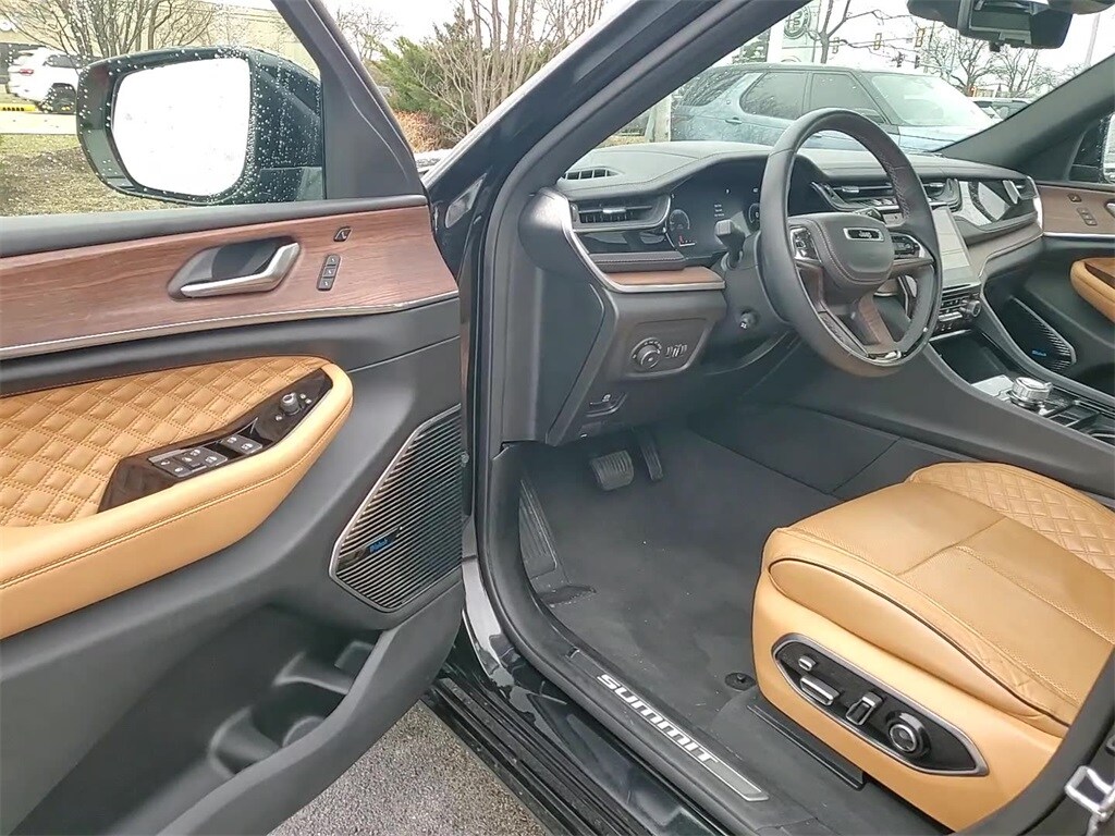 2022 JEEP GRAND CHEROKEE L - Image 9