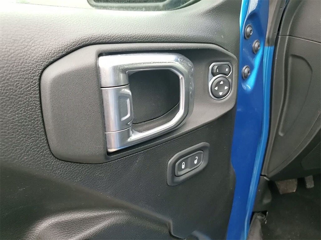 2022 JEEP WRANGLER - Image 11