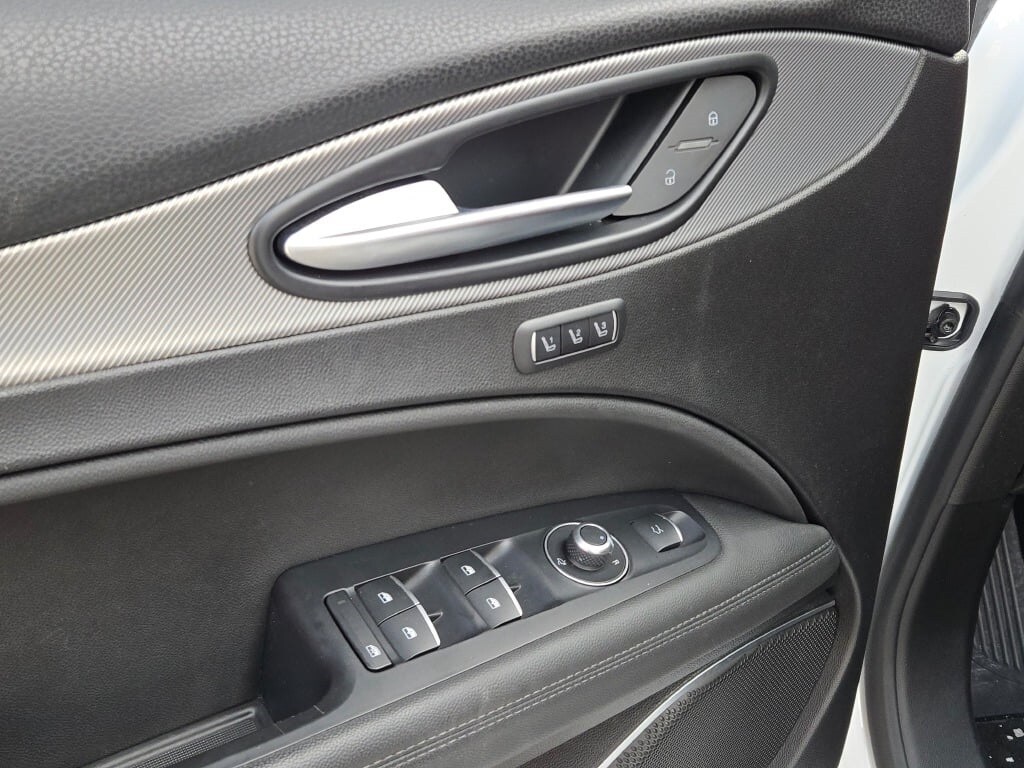 2022 ALFA ROMEO STELVIO - Image 21
