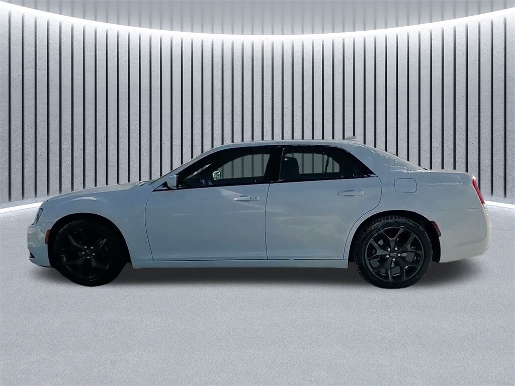 2023 CHRYSLER 300 - Image 16