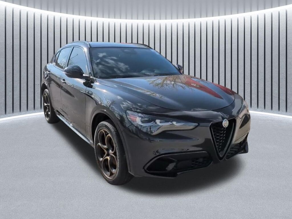 Used 2025 Alfa Romeo Stelvio Intensa SUV