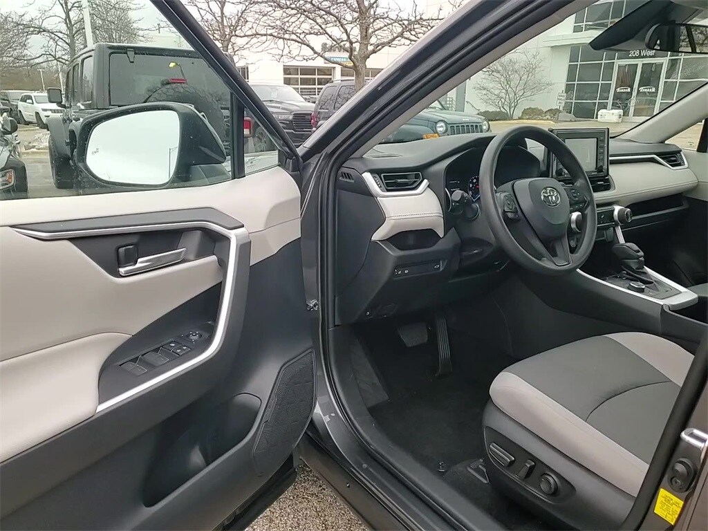 2022 TOYOTA RAV4 - Image 10