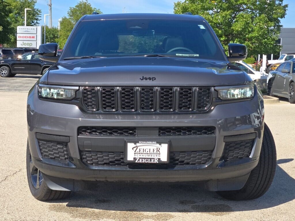 2025 Jeep Grand Cherokee Altitude X photo 2