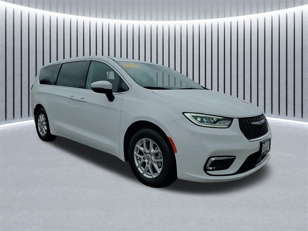 2023 CHRYSLER PACIFICA - Image 1