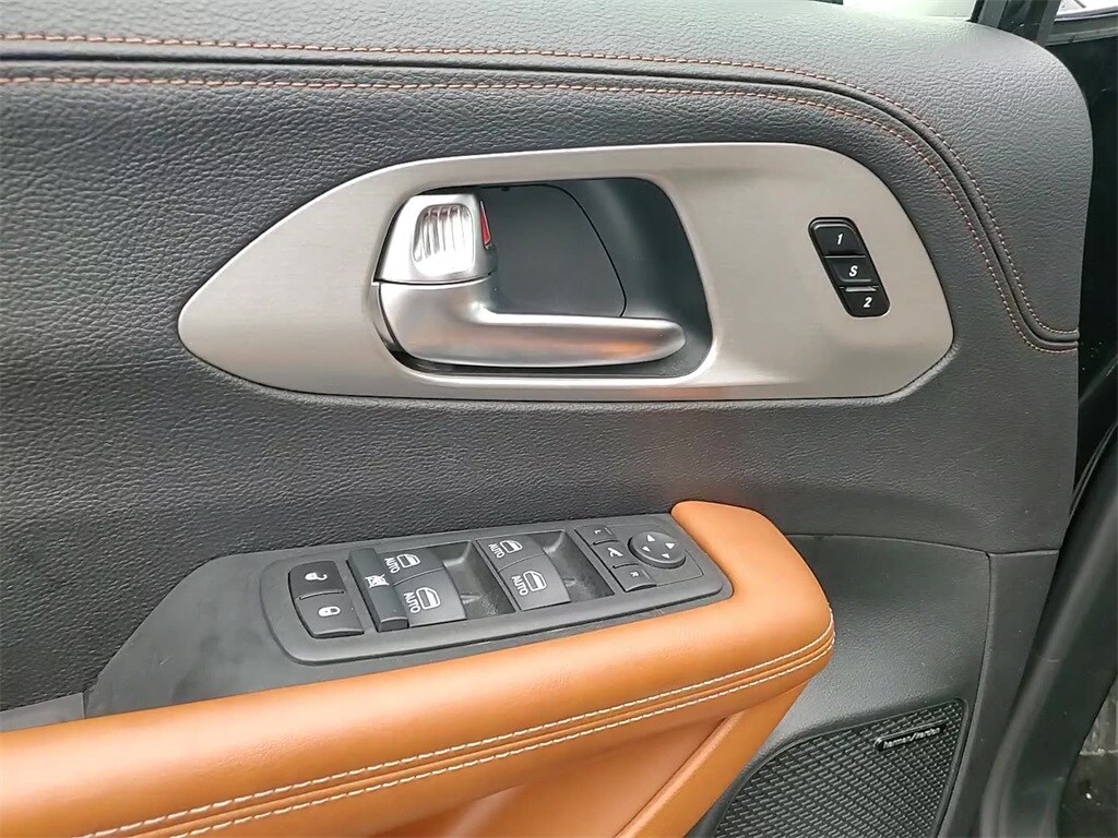 2025 CHRYSLER PACIFICA - Image 10