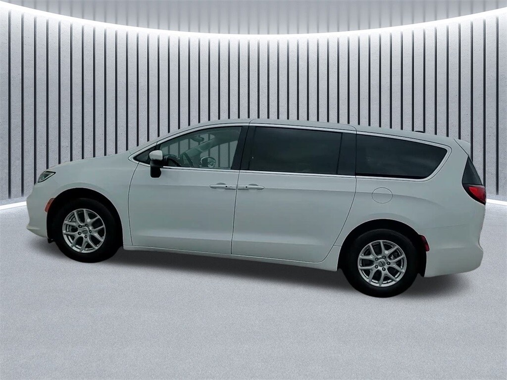 2023 CHRYSLER PACIFICA - Image 16
