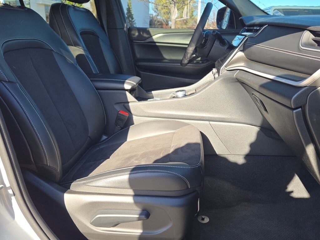 2023 JEEP GRAND CHEROKEE - Image 6