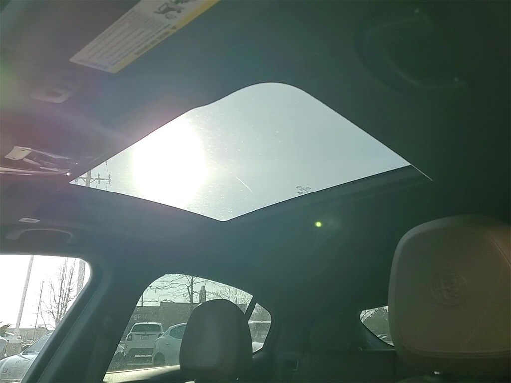 2022 ALFA ROMEO STELVIO - Image 19