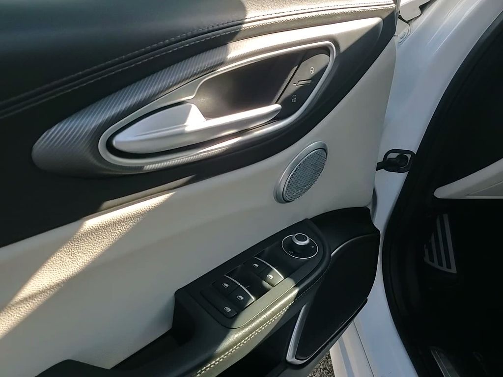 2019 ALFA ROMEO GIULIA (952) - Image 26