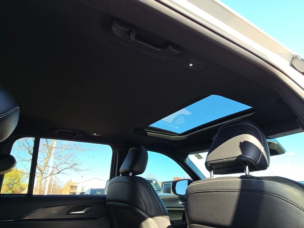 2023 JEEP GRAND CHEROKEE - Image 10