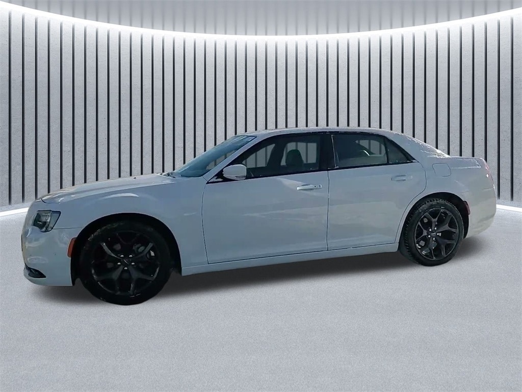 2023 CHRYSLER 300 - Image 18