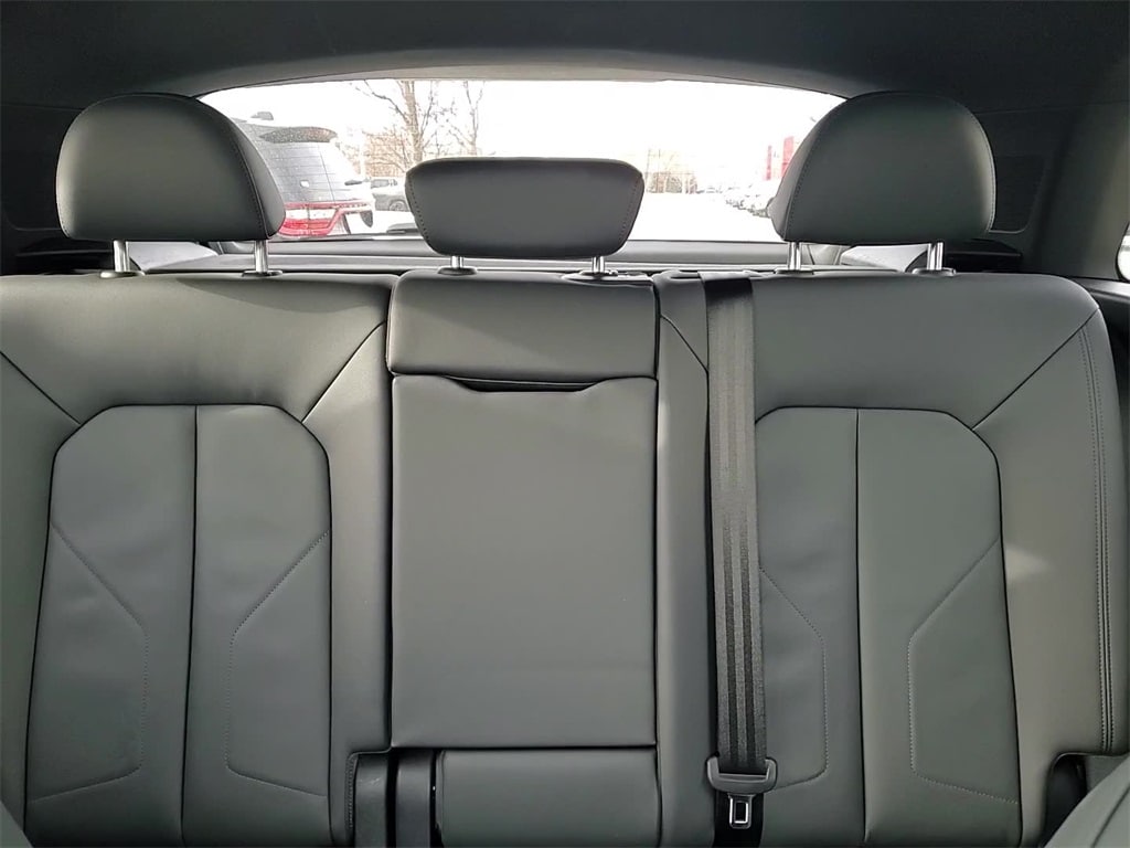 2025 AUDI Q3 - Image 21