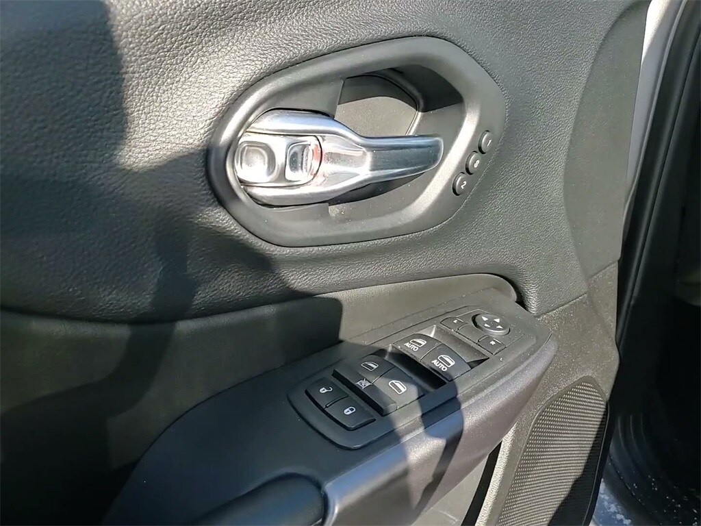 2019 JEEP CHEROKEE - Image 23