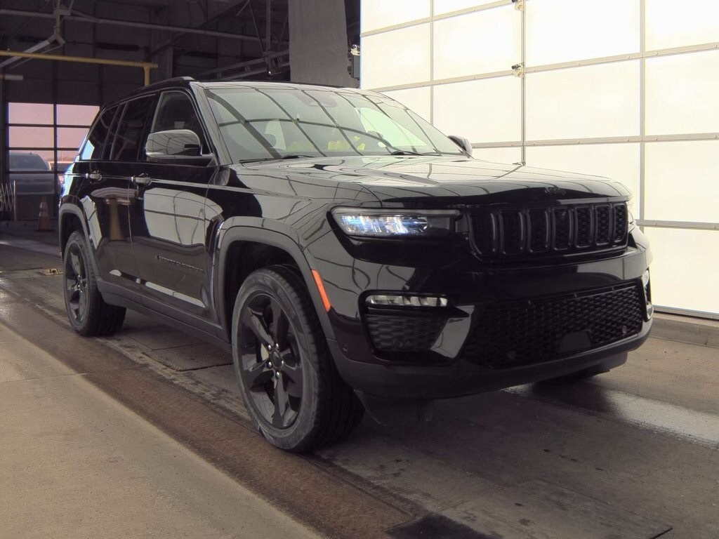 2024 JEEP GRAND CHEROKEE - Image 1