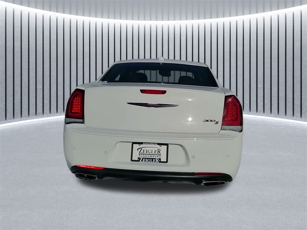 2023 CHRYSLER 300 - Image 10