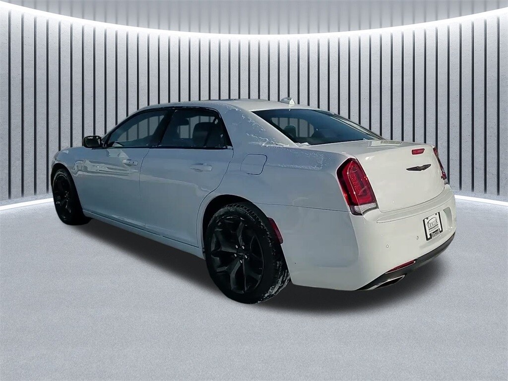 2023 CHRYSLER 300 - Image 13