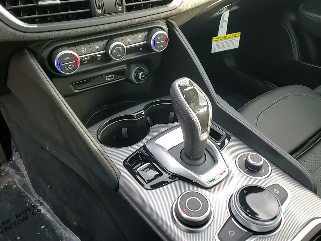 2024 ALFA ROMEO GIULIA (952) - Image 35