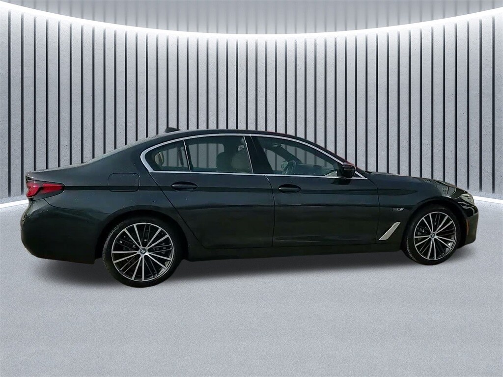2023 BMW 530E - Image 7
