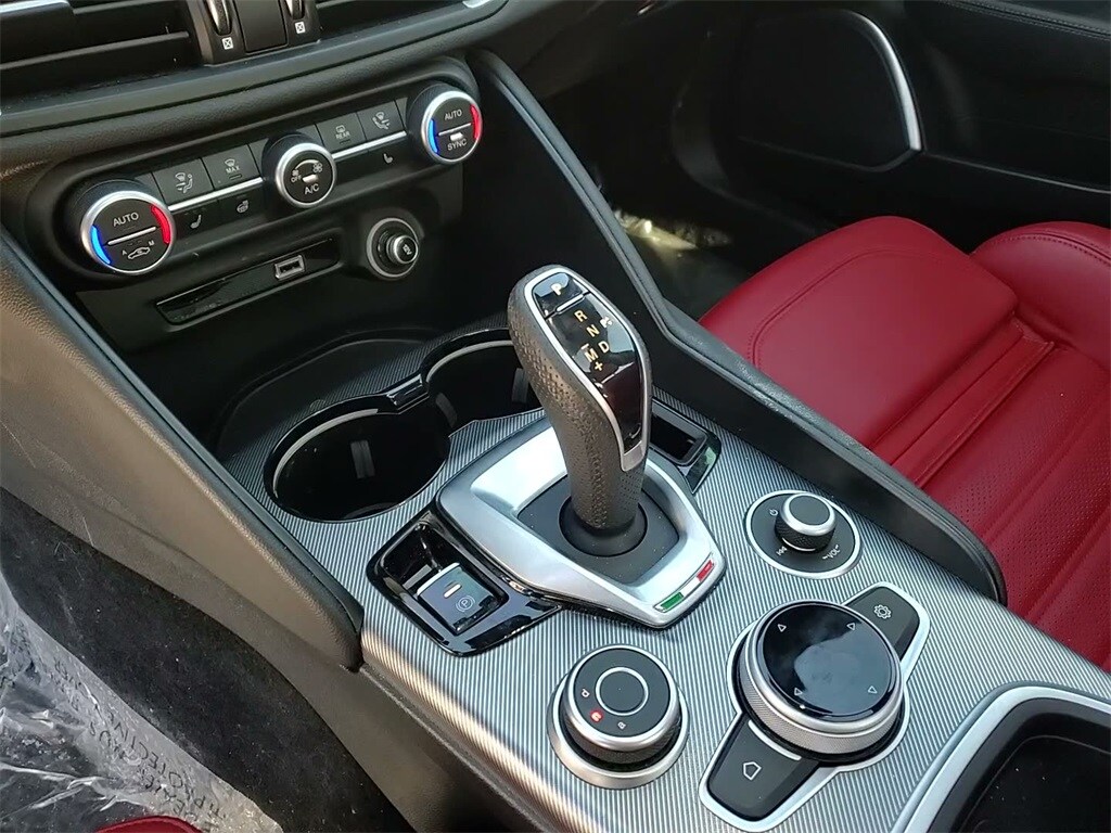 2023 ALFA ROMEO GIULIA (952) - Image 28