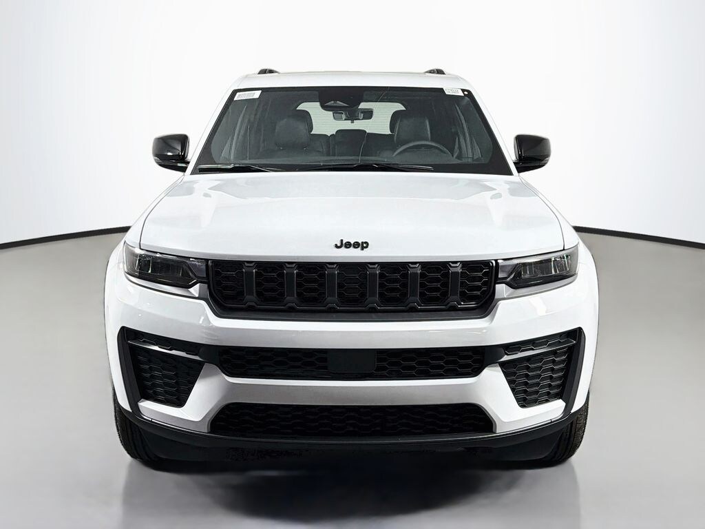 New 2027 Jeep Grand Cherokee Laredo SUV