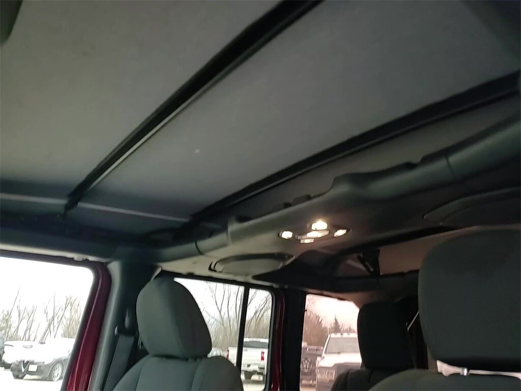 2021 JEEP WRANGLER - Image 21