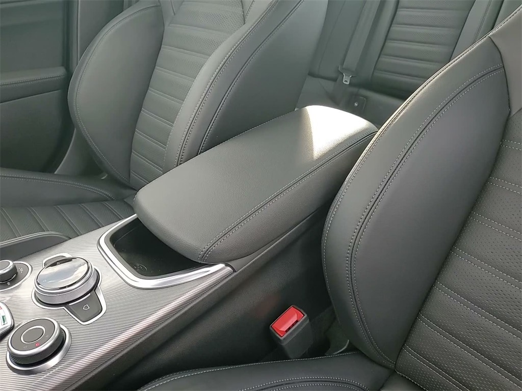 2024 ALFA ROMEO GIULIA (952) - Image 36
