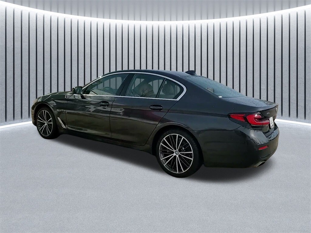 2023 BMW 530E - Image 15