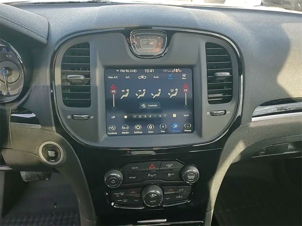 2023 CHRYSLER 300 - Image 30