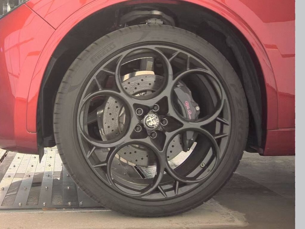 2024 ALFA ROMEO STELVIO - Image 5