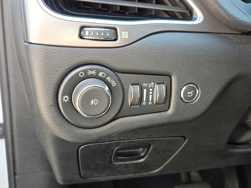 2022 JEEP CHEROKEE - Image 26