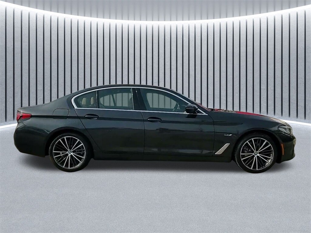 2023 BMW 530E - Image 6