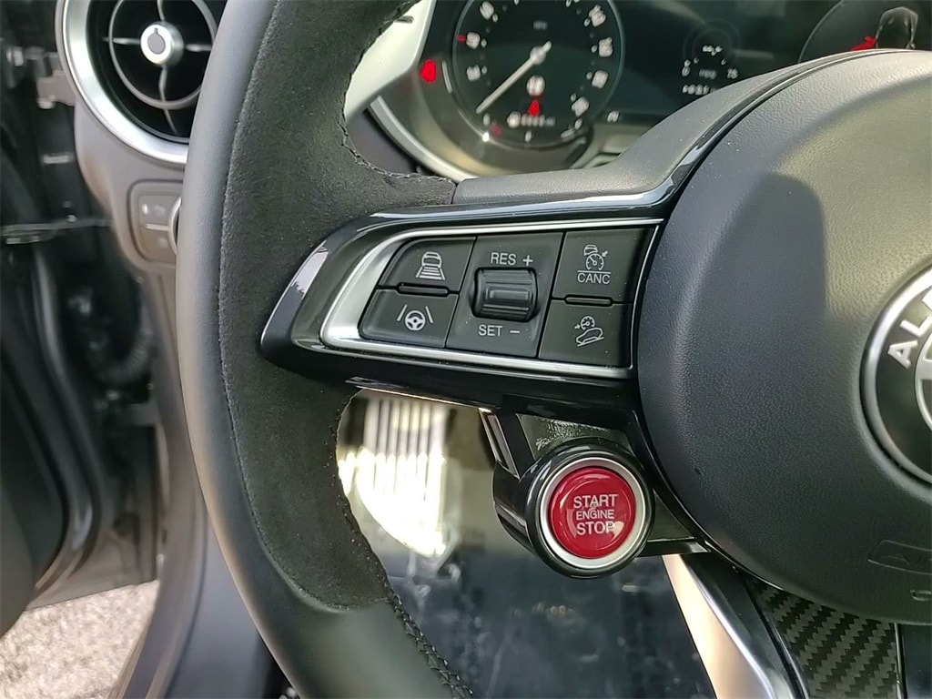 2024 ALFA ROMEO STELVIO - Image 23