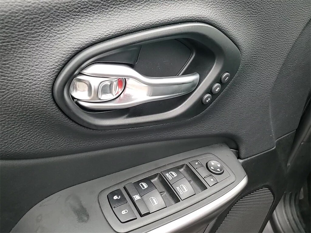 2022 JEEP CHEROKEE - Image 10