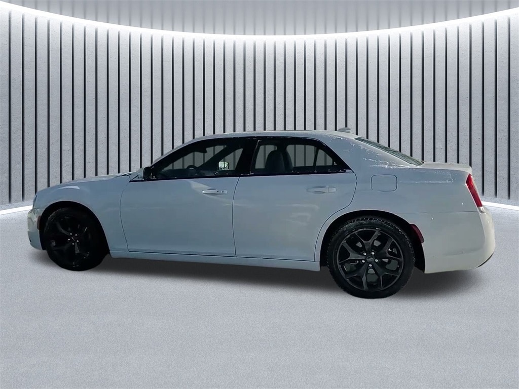 2023 CHRYSLER 300 - Image 15
