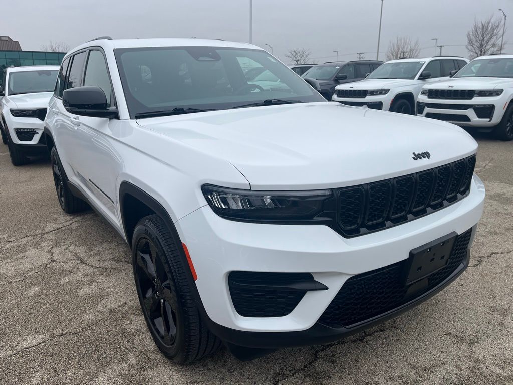 2023 JEEP GRAND CHEROKEE - Image 1