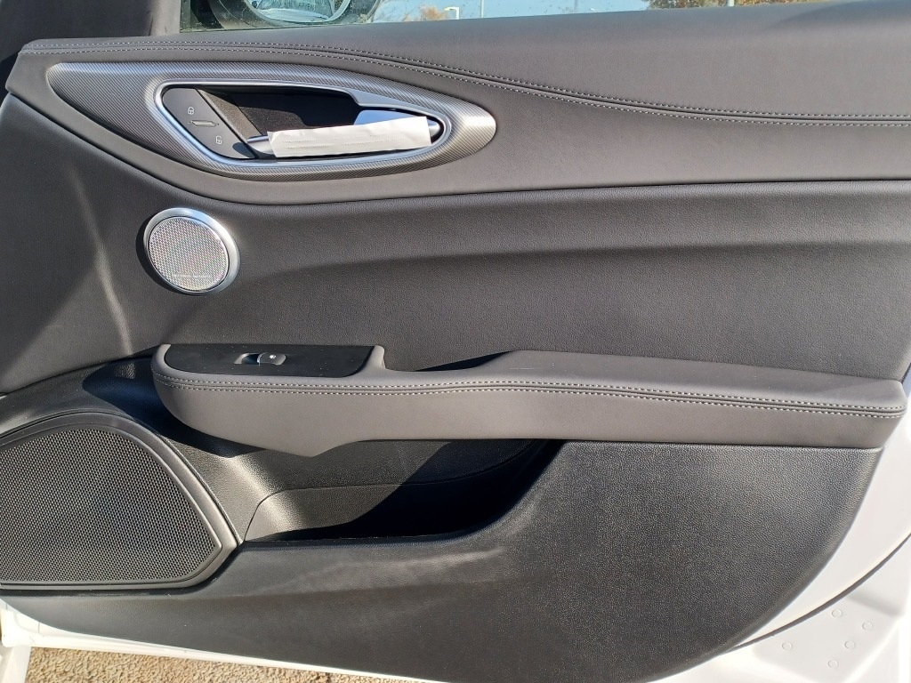 2024 ALFA ROMEO GIULIA (952) - Image 5