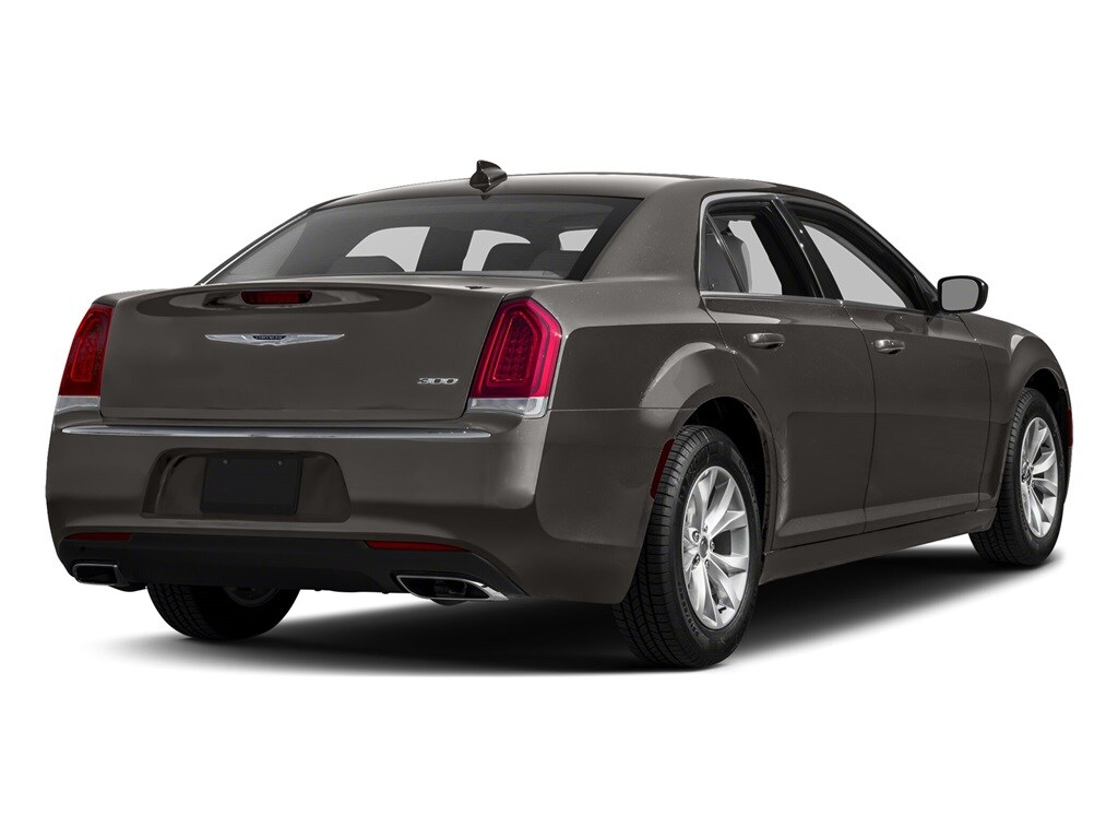 2017 Chrysler 300 Limited photo 2