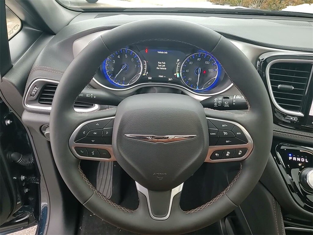 2024 CHRYSLER PACIFICA - Image 25