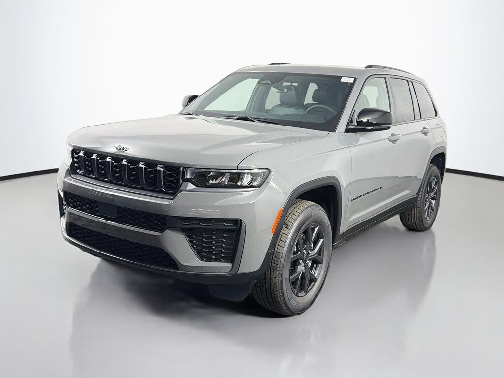 New 2027 Jeep Grand Cherokee Laredo SUV