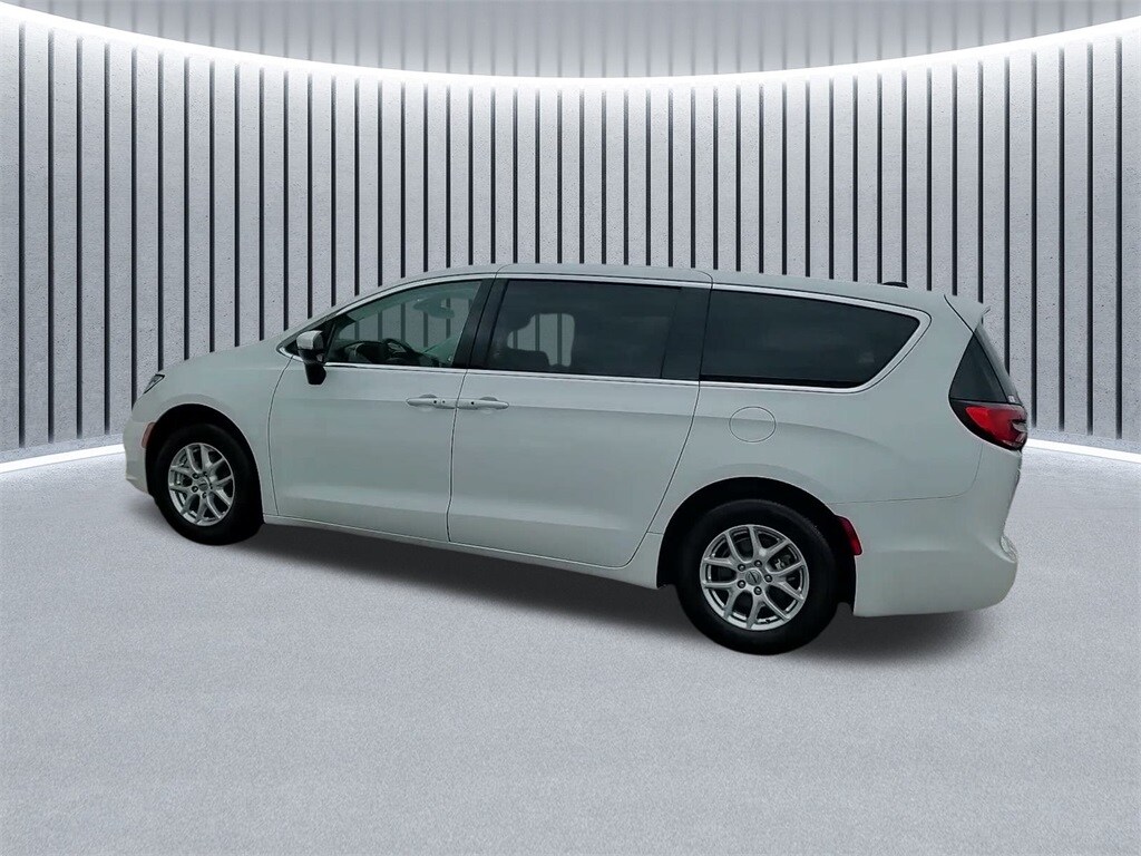2023 CHRYSLER PACIFICA - Image 15
