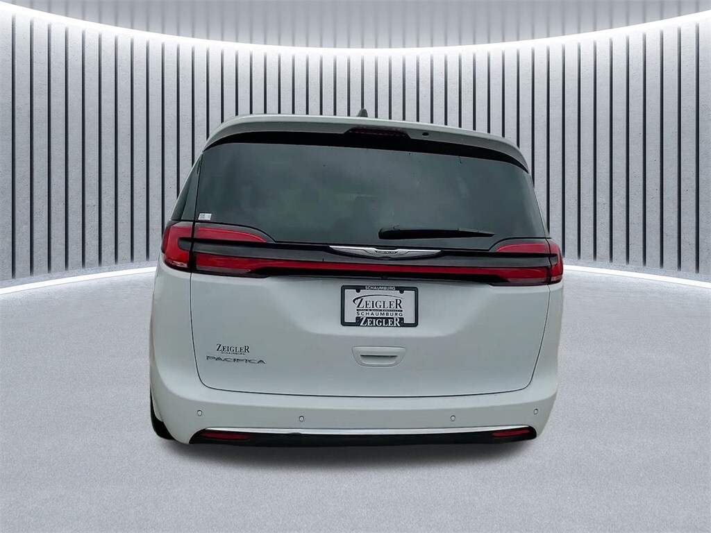 2023 CHRYSLER PACIFICA - Image 11