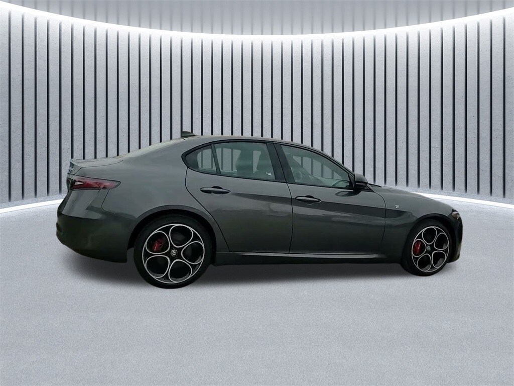 2024 ALFA ROMEO GIULIA (952) - Image 6