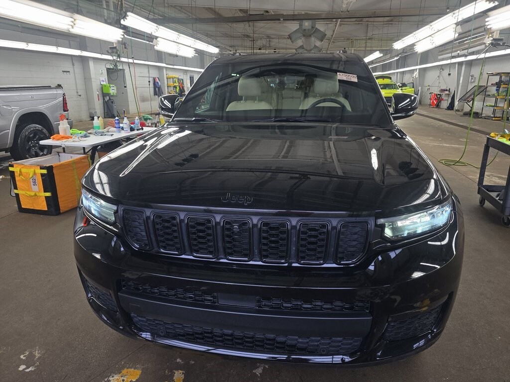 2025 JEEP GRAND CHEROKEE L - Image 3