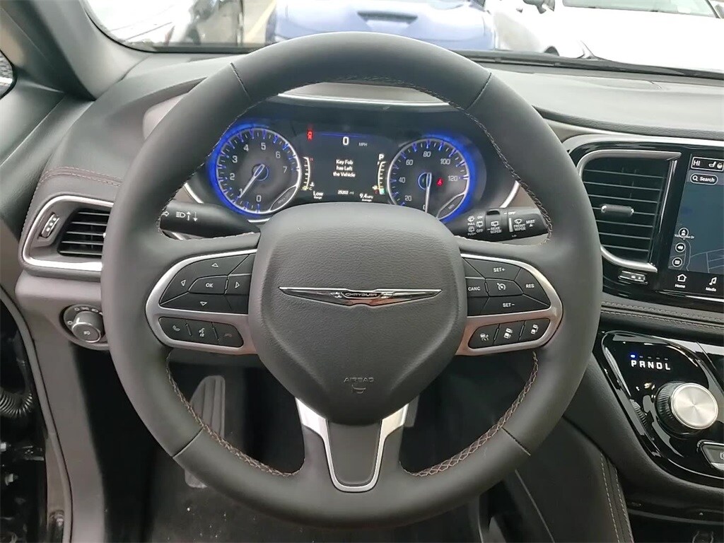 2025 CHRYSLER PACIFICA - Image 13