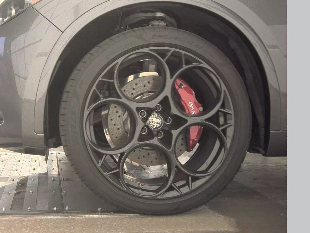 2024 ALFA ROMEO STELVIO - Image 6