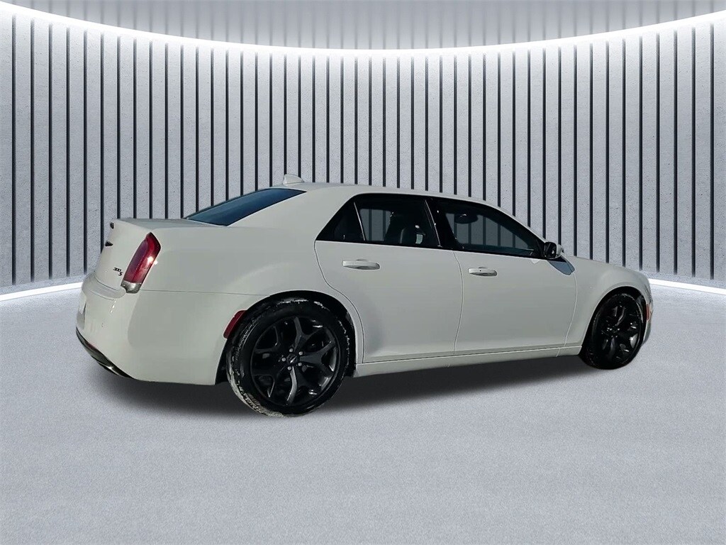 2023 CHRYSLER 300 - Image 6